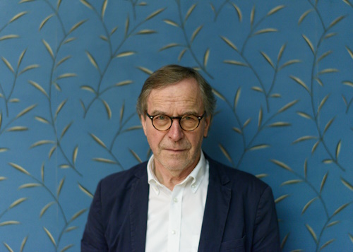 <a href="https://www.schweizerkulturpreise.ch/awards/de/home/literatur/literatur-archiv/literatur-2024/sgpl-2024.html">Klaus Merz</a> | Fotocredit: © David Zehnder